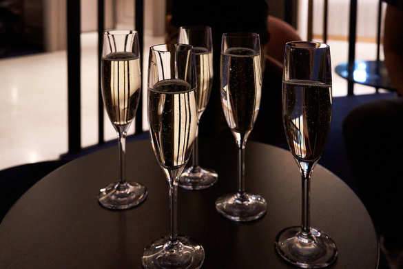 Virgin Voyages Bars Sip Lounge 4.jpg